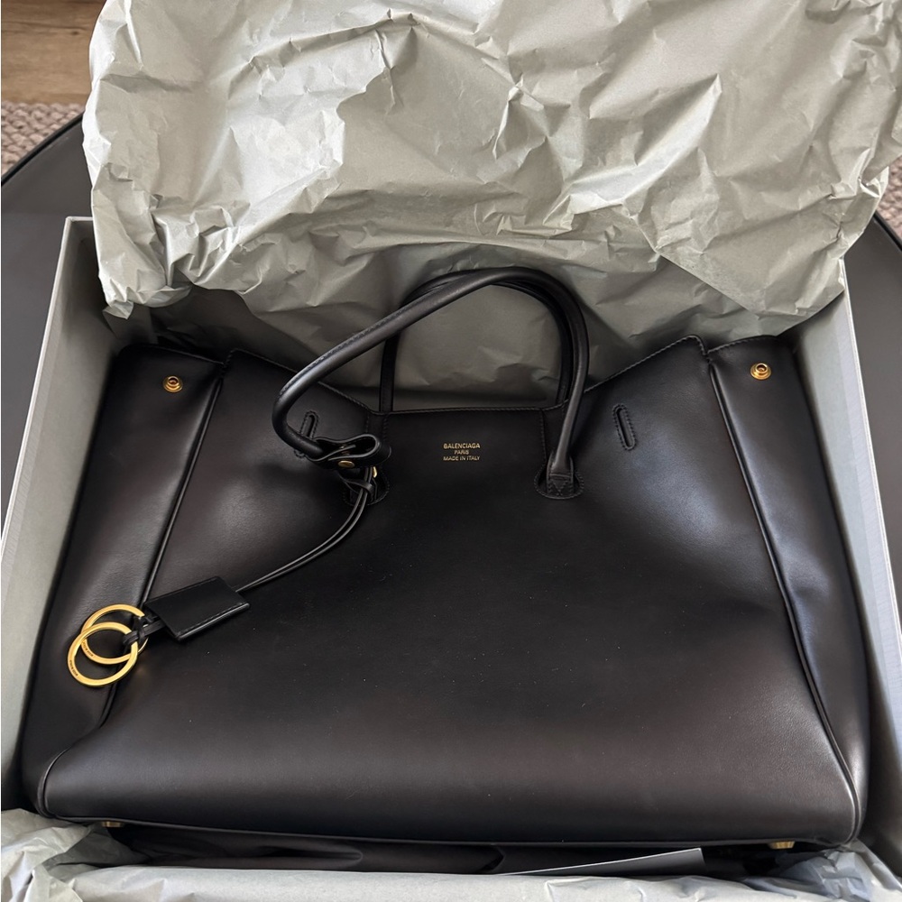 Balenciaga Hamptons XL - Picture 10 of 17